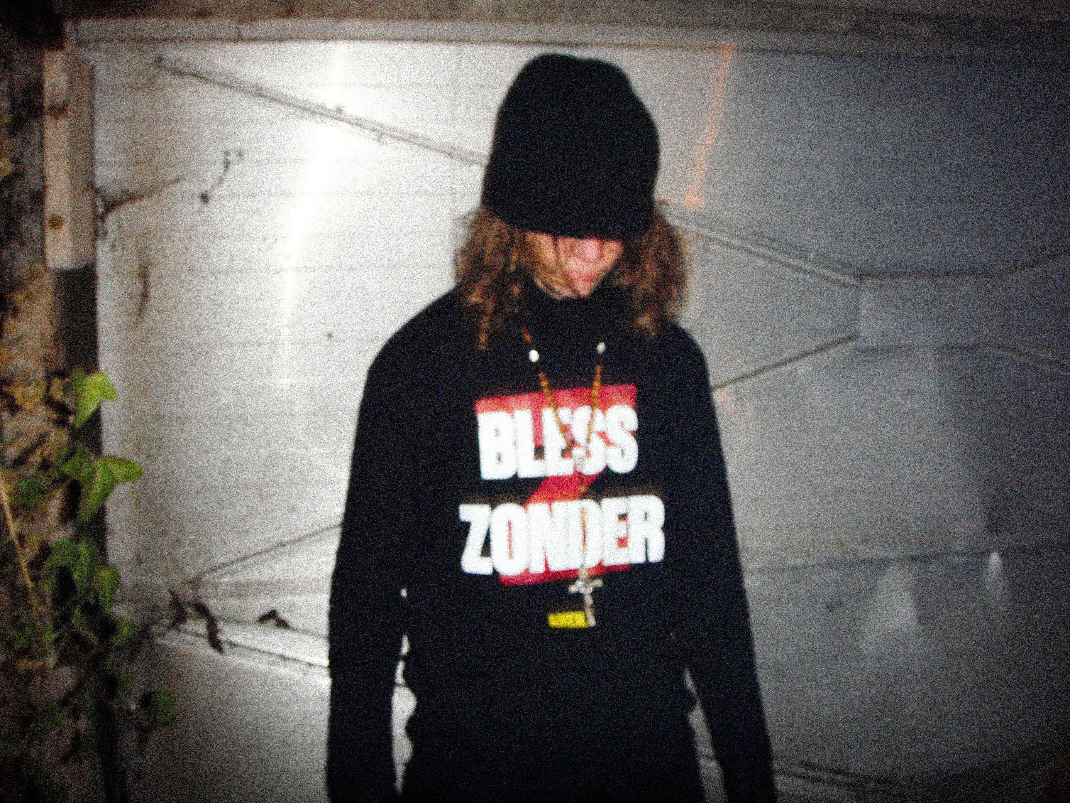 BLESS ZONDER LONGSLEEVES